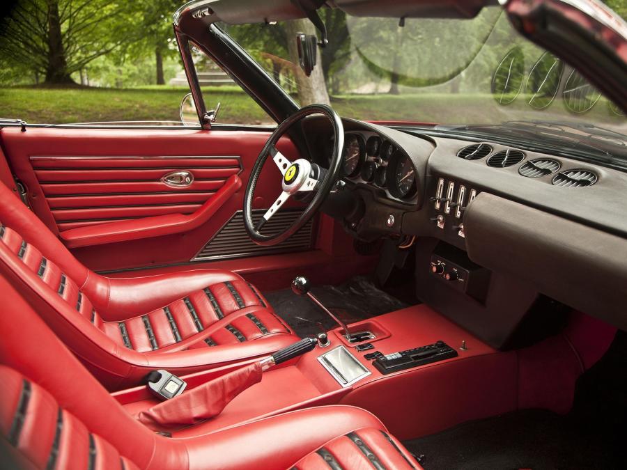  Ferrari 365 GTS/4 Daytona 1971 года  (фото 15 из 32)